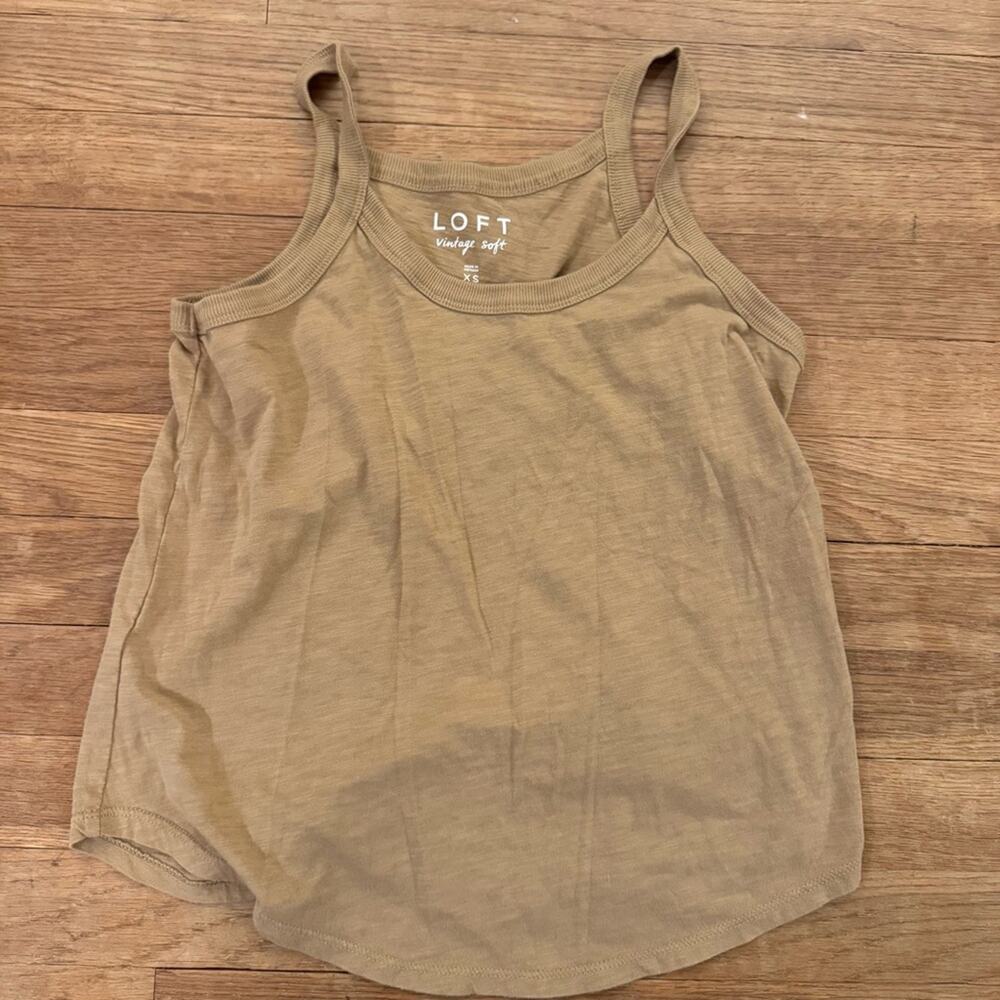 Loft Vintage Soft tan tank top shirt size XS
b40